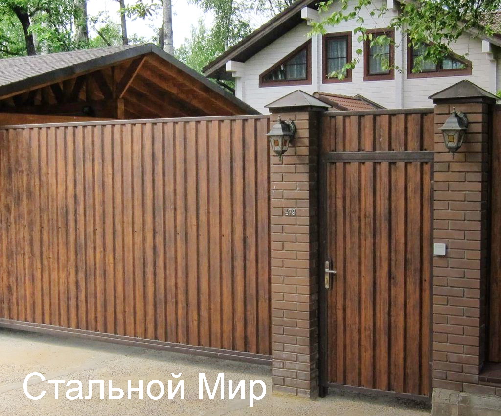 паркан із профнастилу під дерево