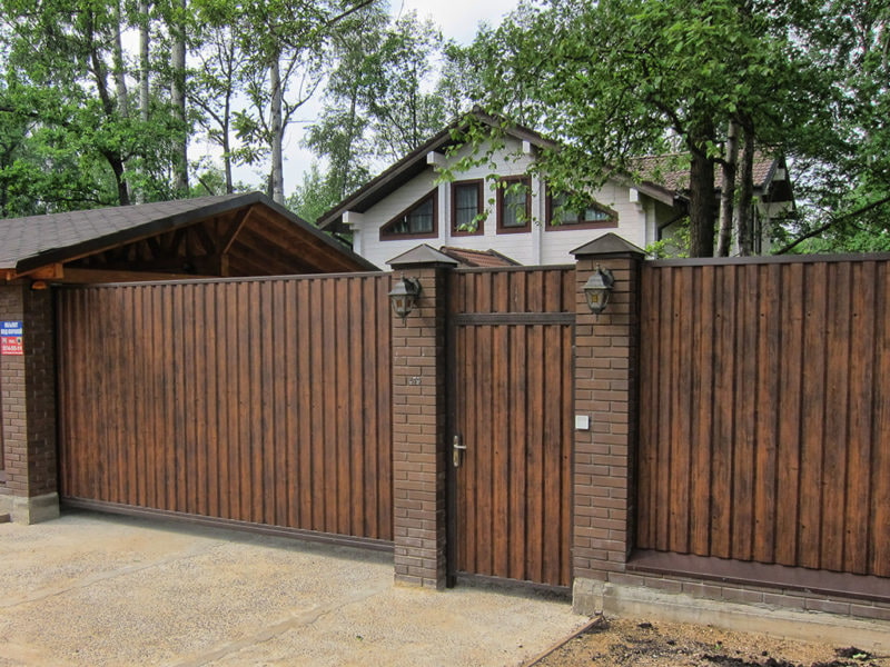 паркан під дерево