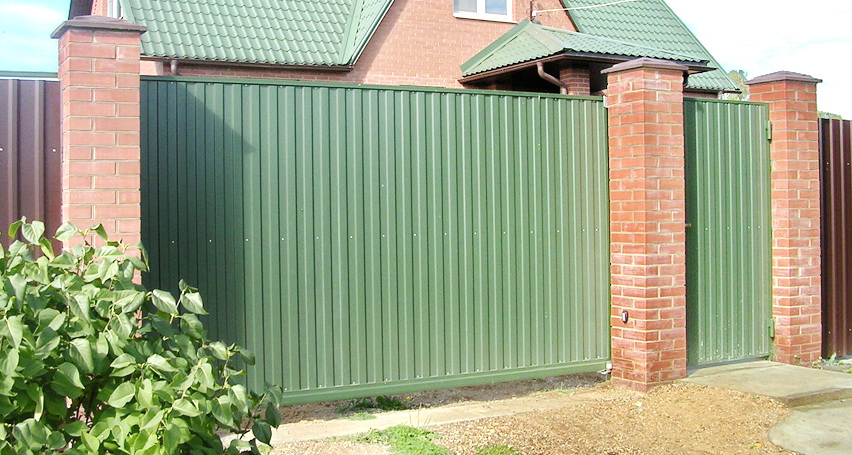 забор из профнастила ПС8